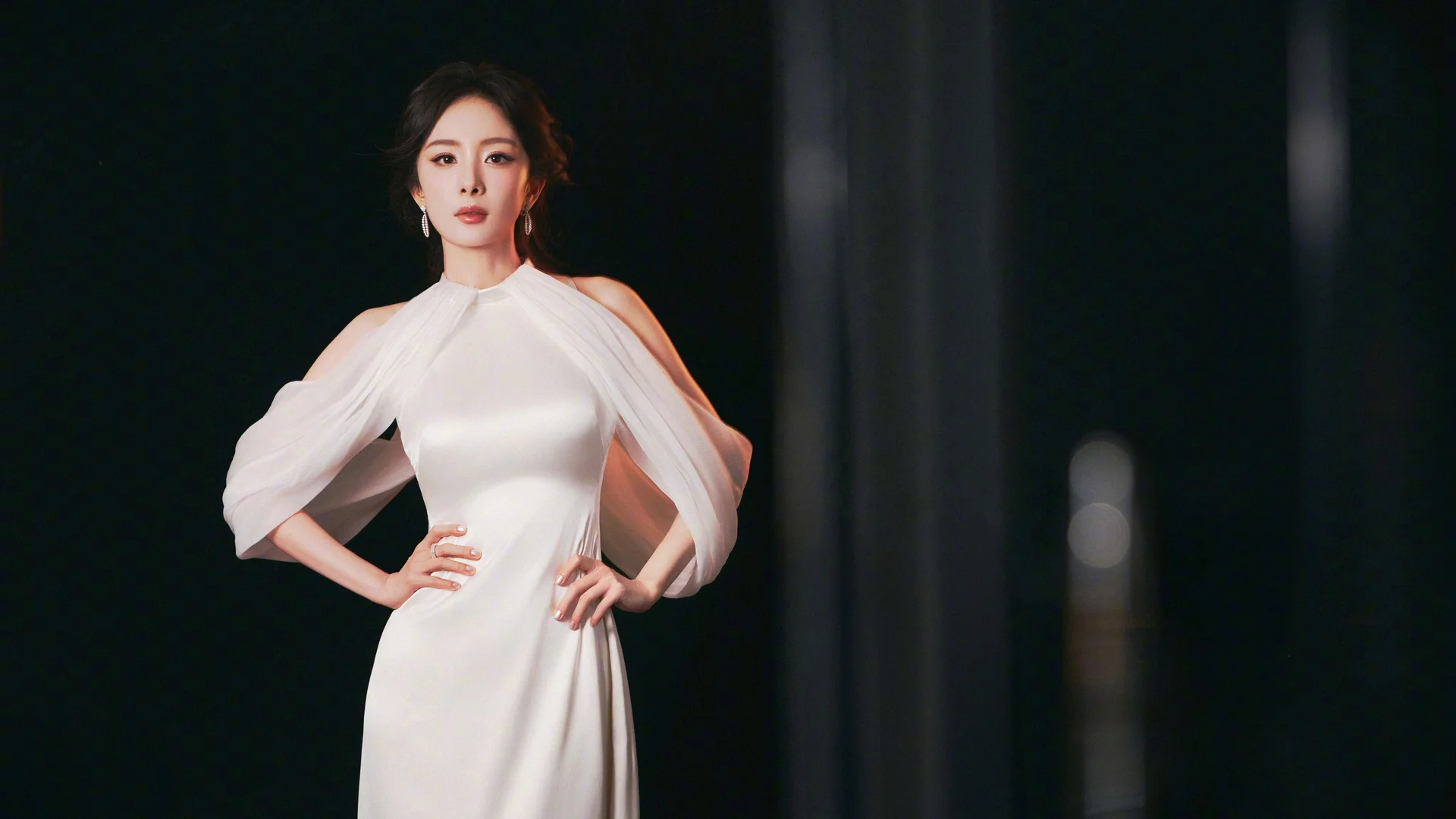 白纱礼赞 4K 杨幂壁纸 优雅高级感礼服造型场景桌面背景4K壁纸_4K美女