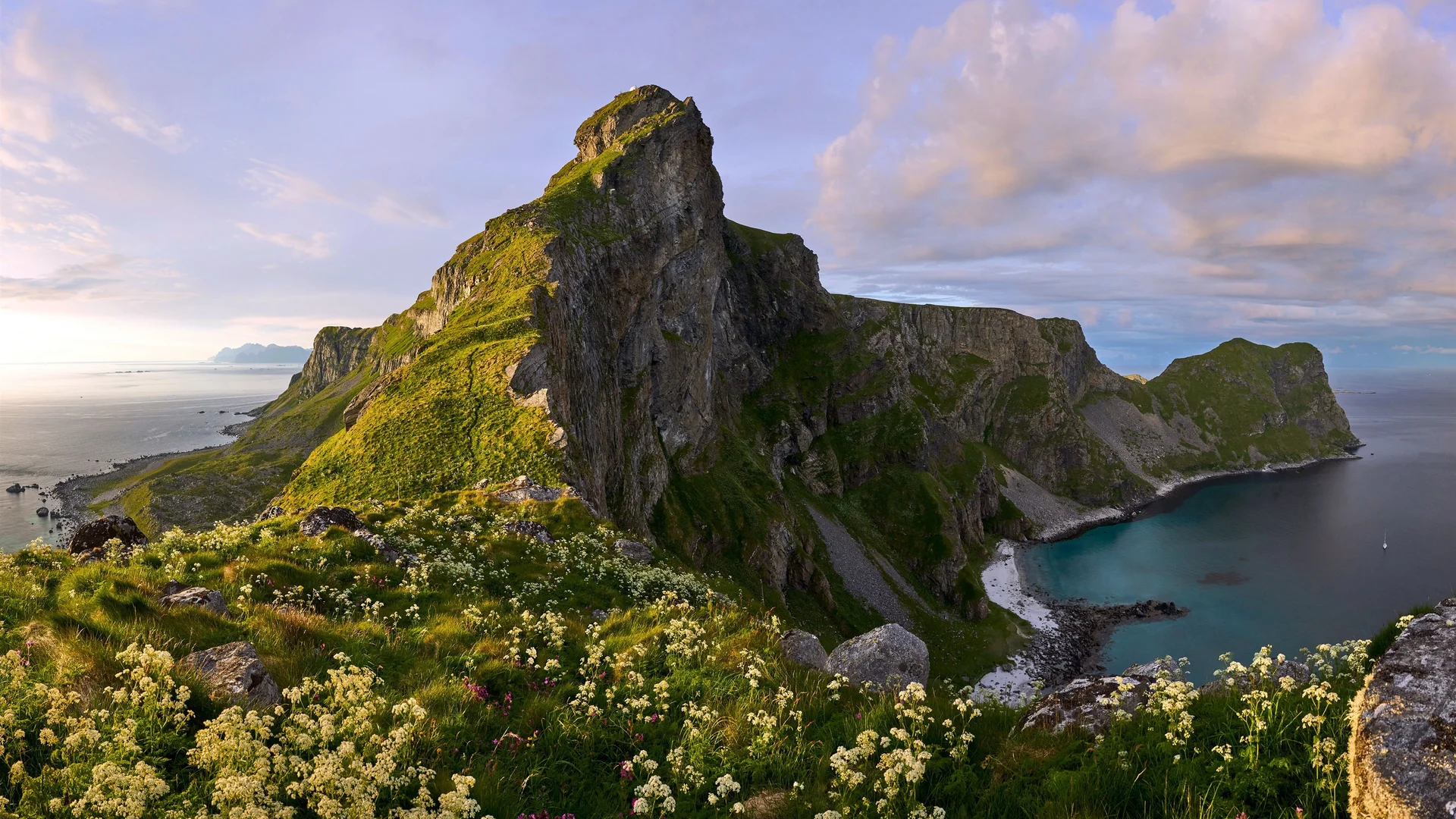 罗弗敦夏峰 4K 自然壁纸 壮阔清新感挪威峡湾场景桌面背景