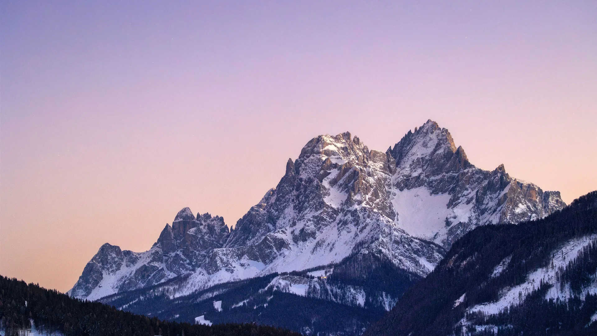 大提顿雪山 4K 自然壁纸 壮阔静谧感雪山松林场景桌面背景4K壁纸_4K风景