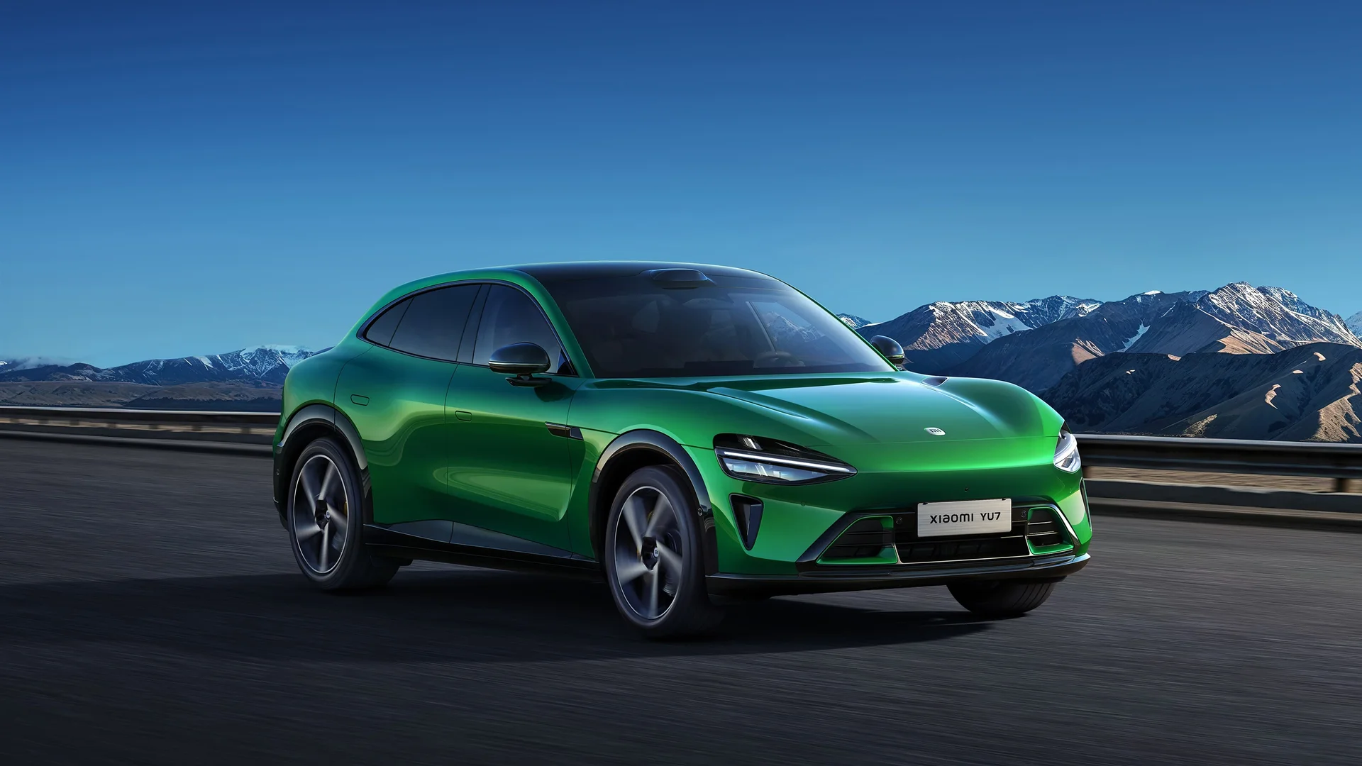 小米 YU7 极光绿 4K 豪车壁纸 动感活力感国产电动车场景桌面背景