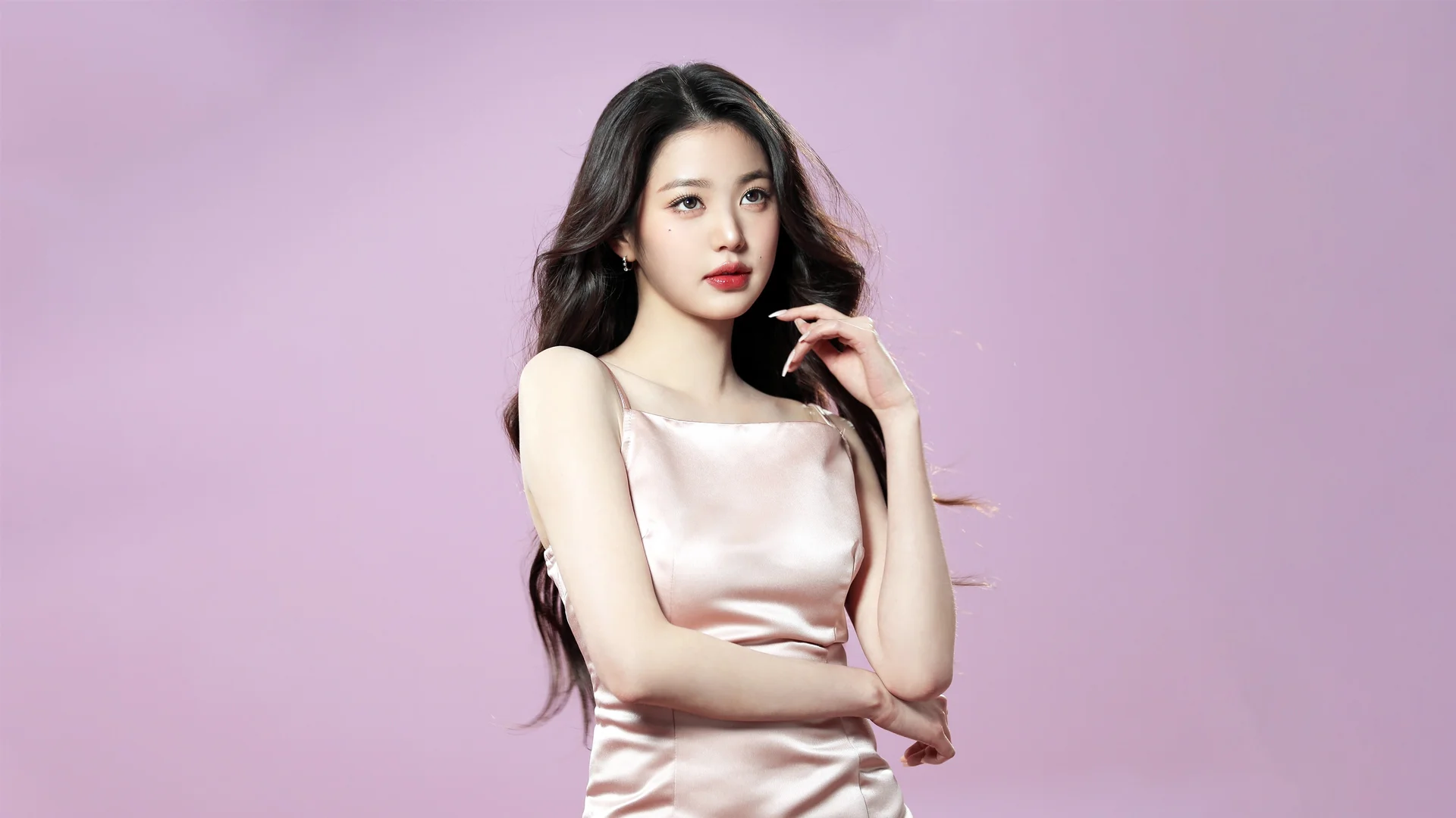 张元英粉漾绮梦 4K 人像壁纸 清新雅致感粉调写真场景桌面背景