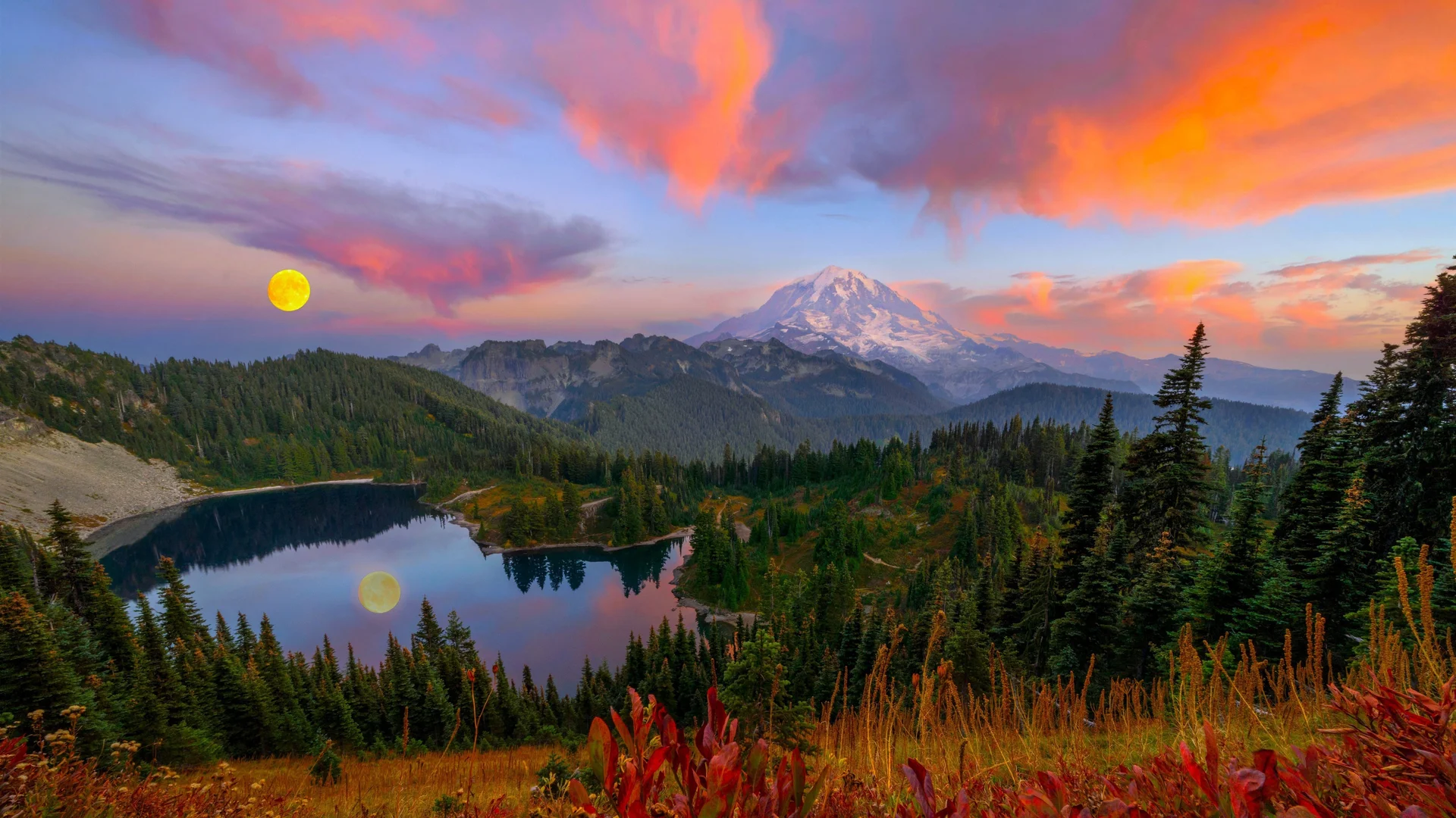 雷尼尔山湖月同辉 4K 自然壁纸 壮阔静谧感雪山湖泊场景桌面背景