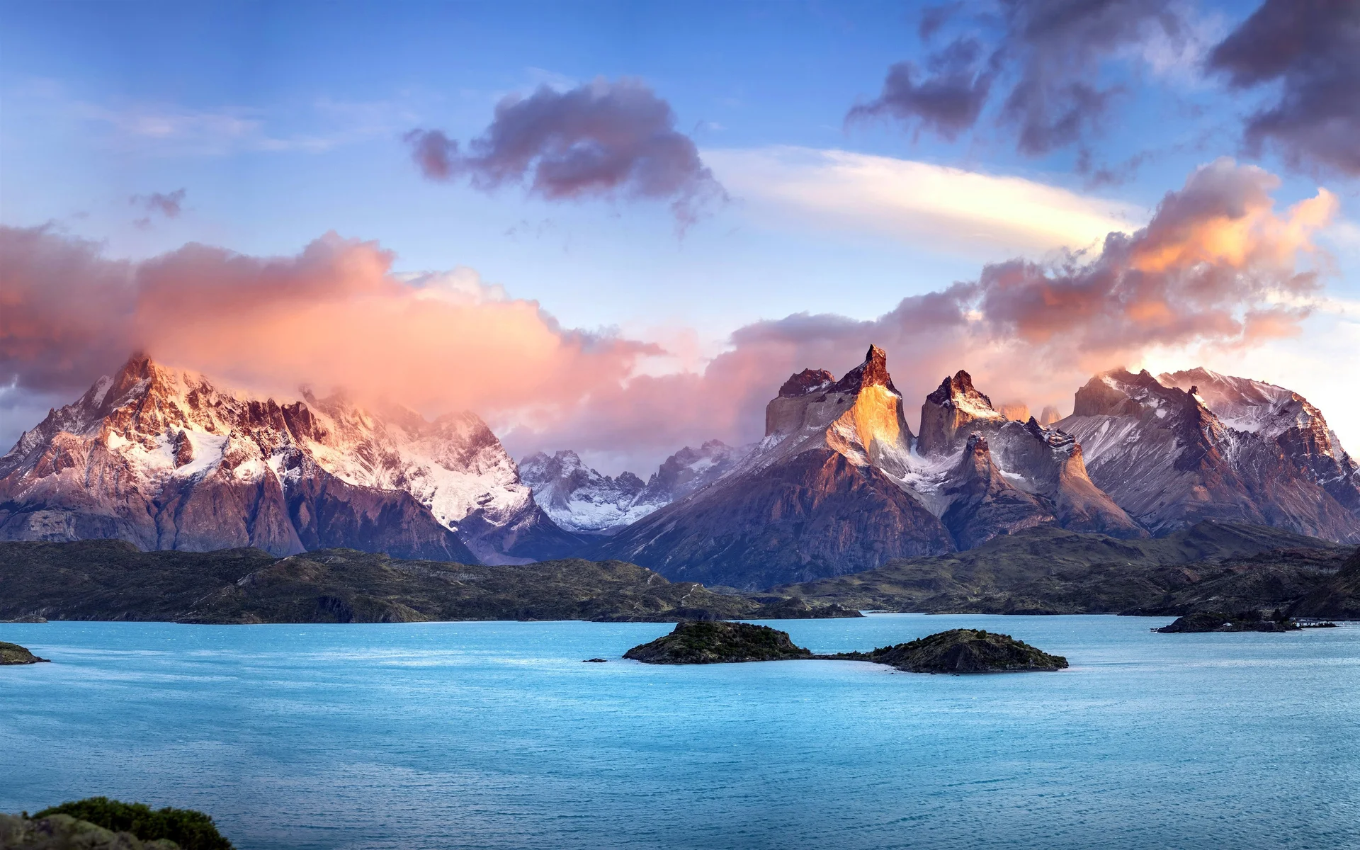 智利百内国家公园，金峰蓝湖 4K 风光摄影壁纸