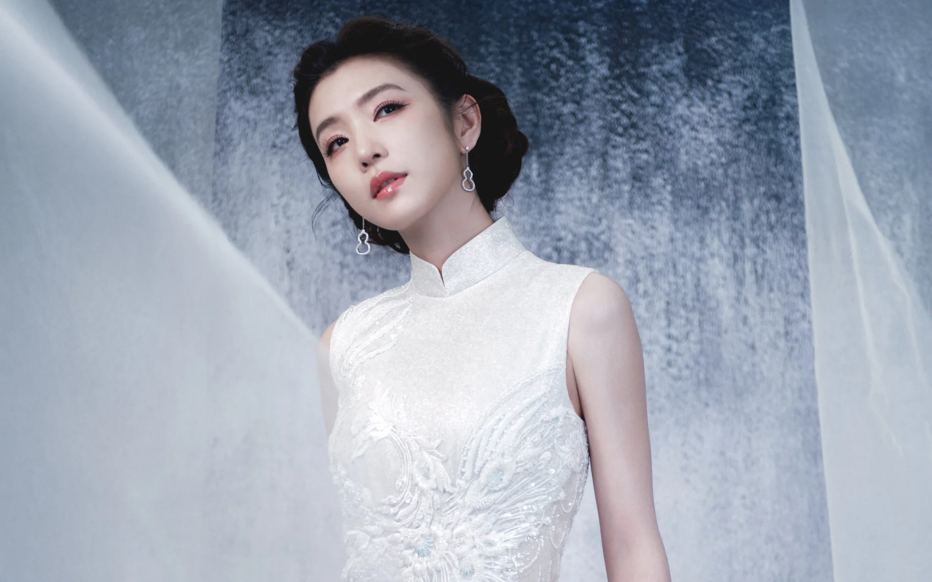 美女李云霄，素羽清辉 4K 写真壁纸