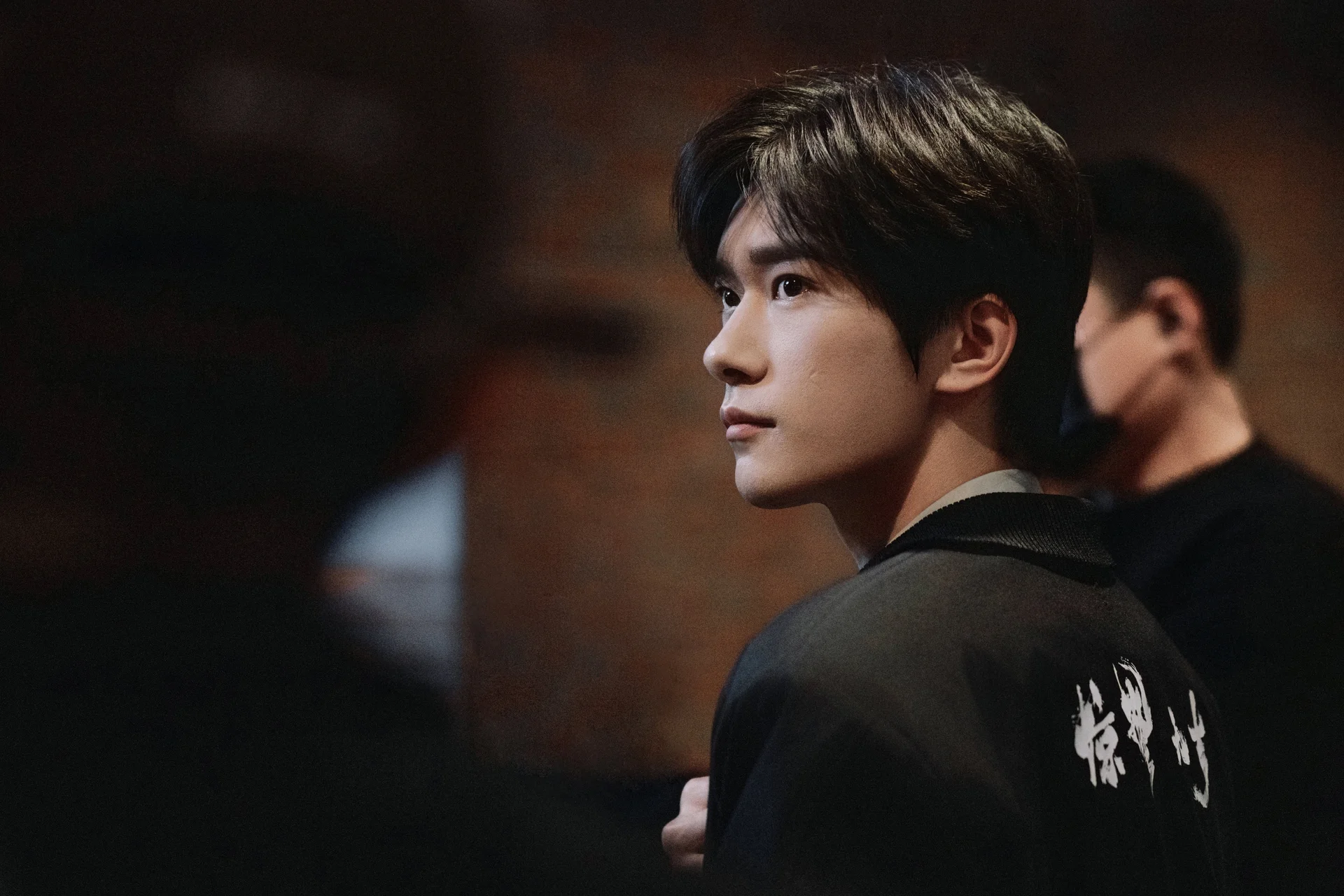 易烊千玺 电影《惊蛰无声》男主片场 4K 剧照