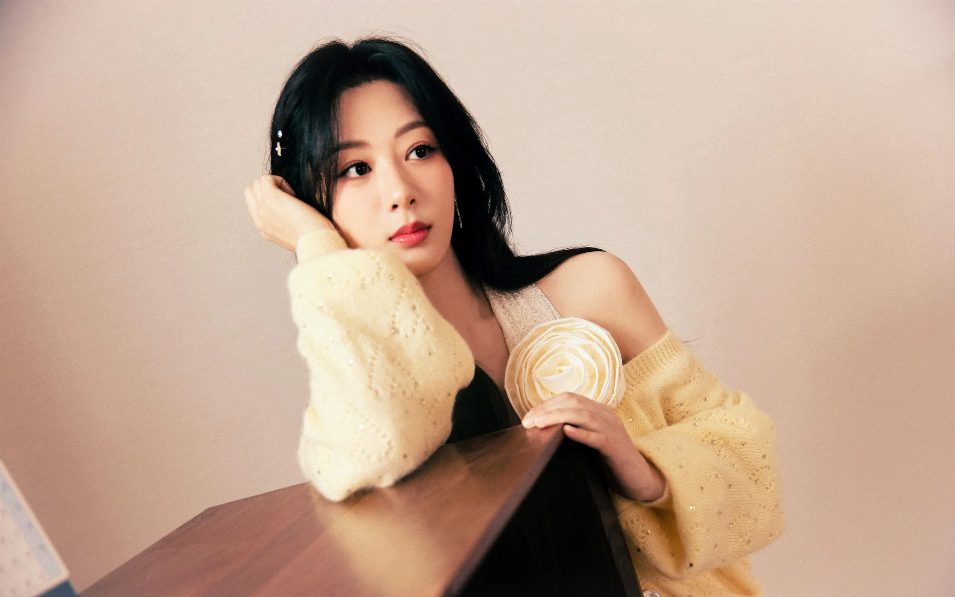 杨紫，奶黄柔影 4K 写真壁纸