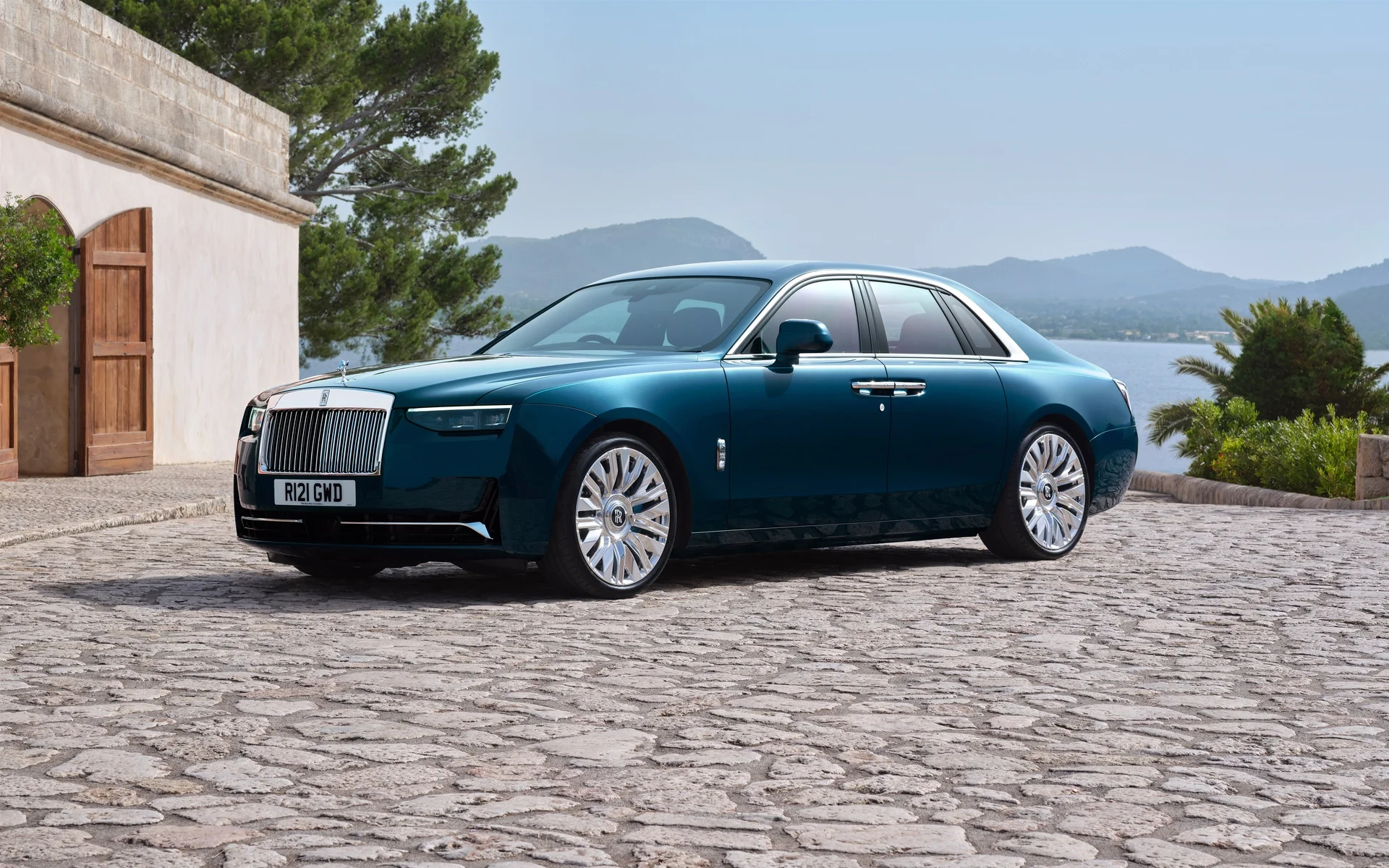 劳斯莱斯古思特 4K 高清壁纸，深海蓝奢华座驾