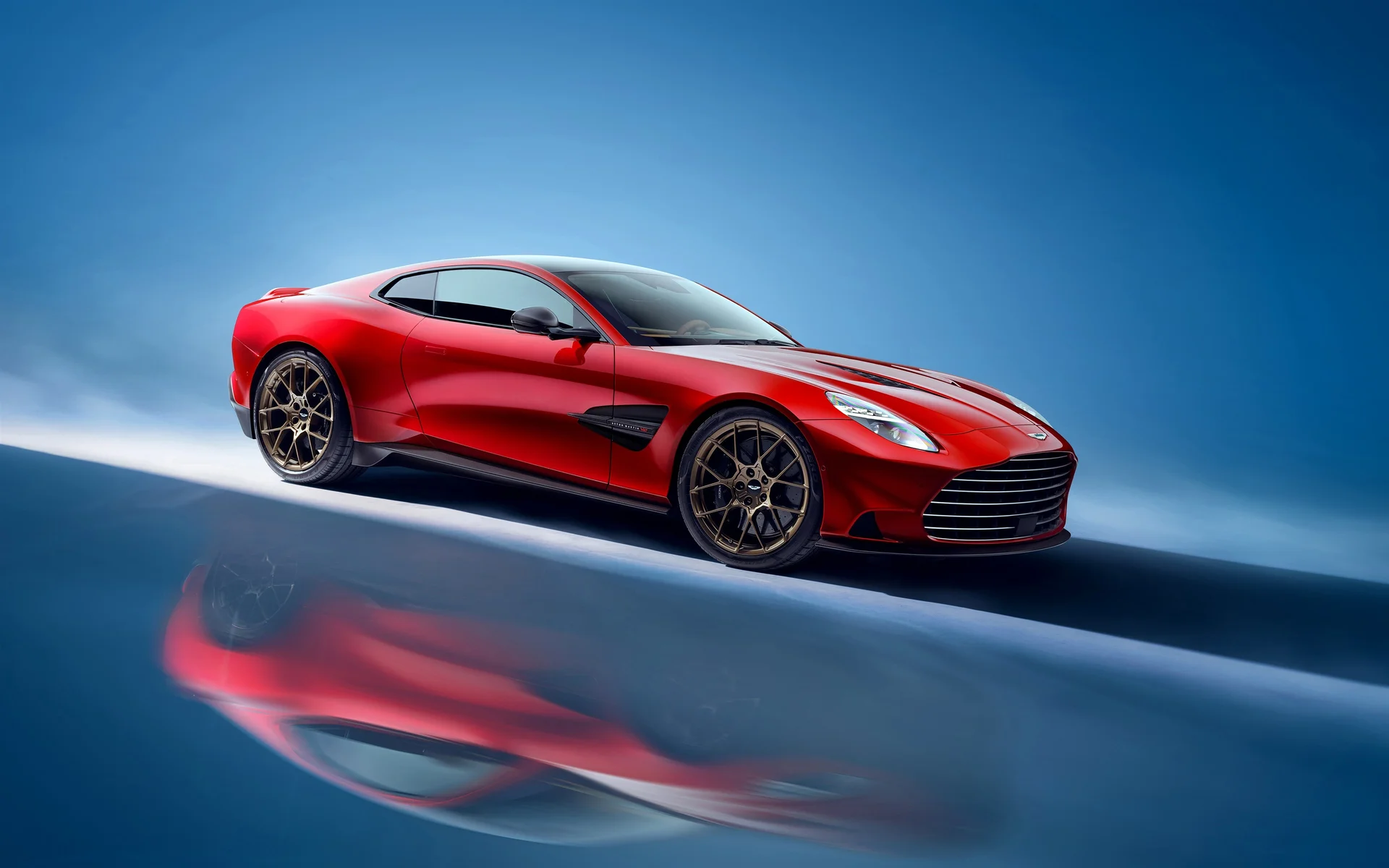 阿斯顿・马丁 Vanquish，镜面反射 4K 汽车官图壁纸
