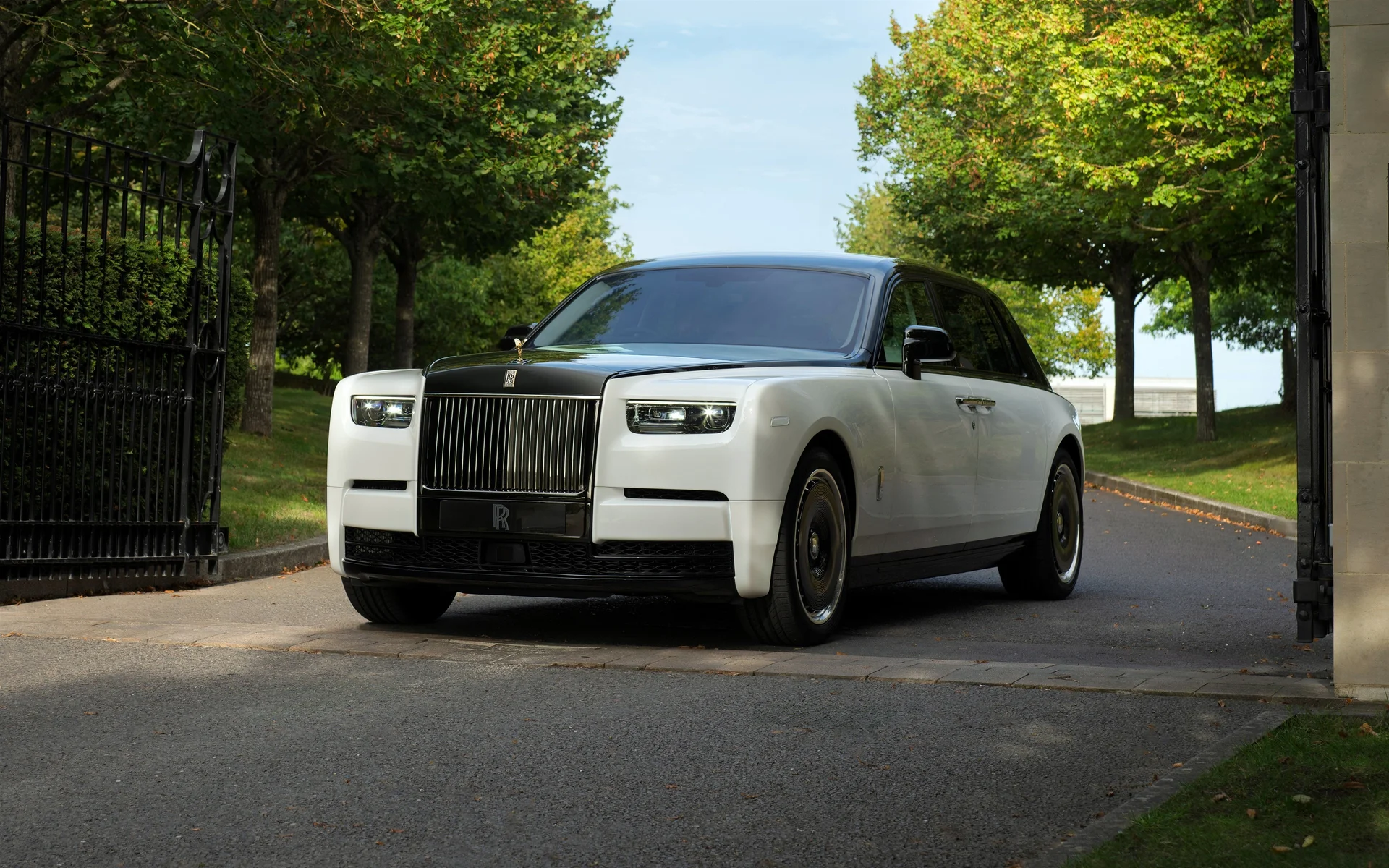 劳斯莱斯幻影，曜影白玺 4K 汽车官图壁纸