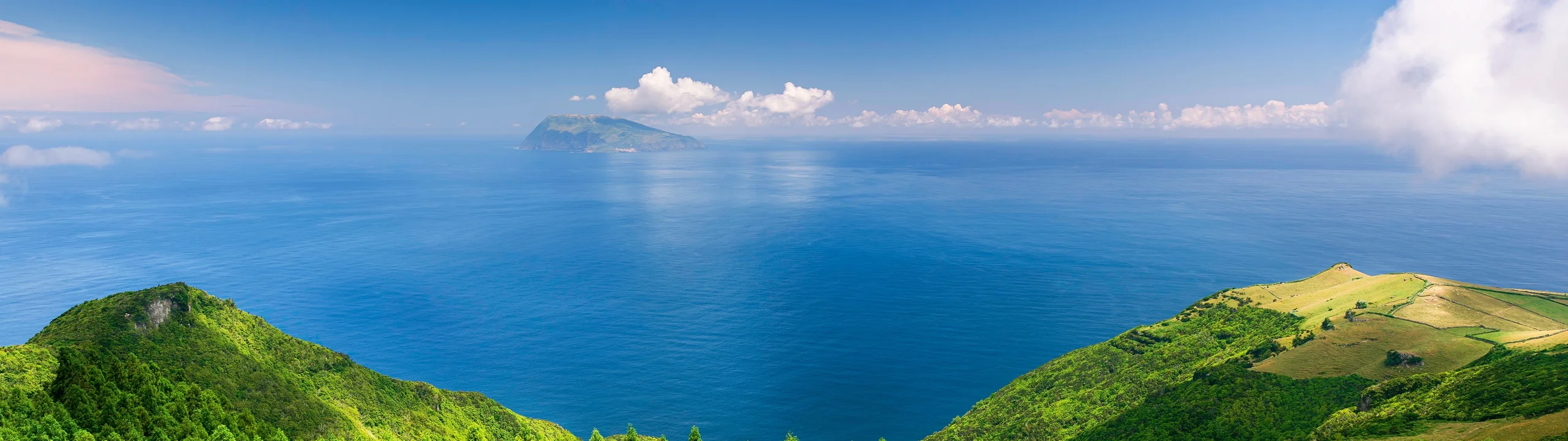 亚速尔群岛，碧海孤屿 4K 全景风光摄影壁纸