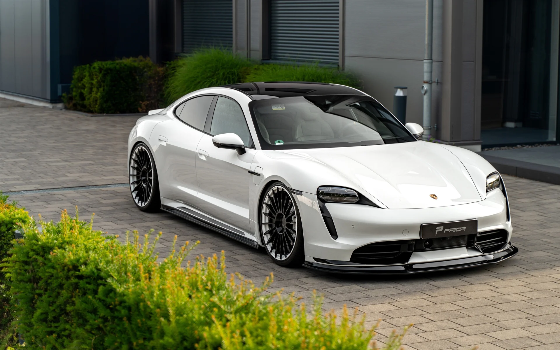 白刃电魂，保时捷 Taycan Prior Design 改装版 4K 官图壁纸4K壁纸_4K汽车