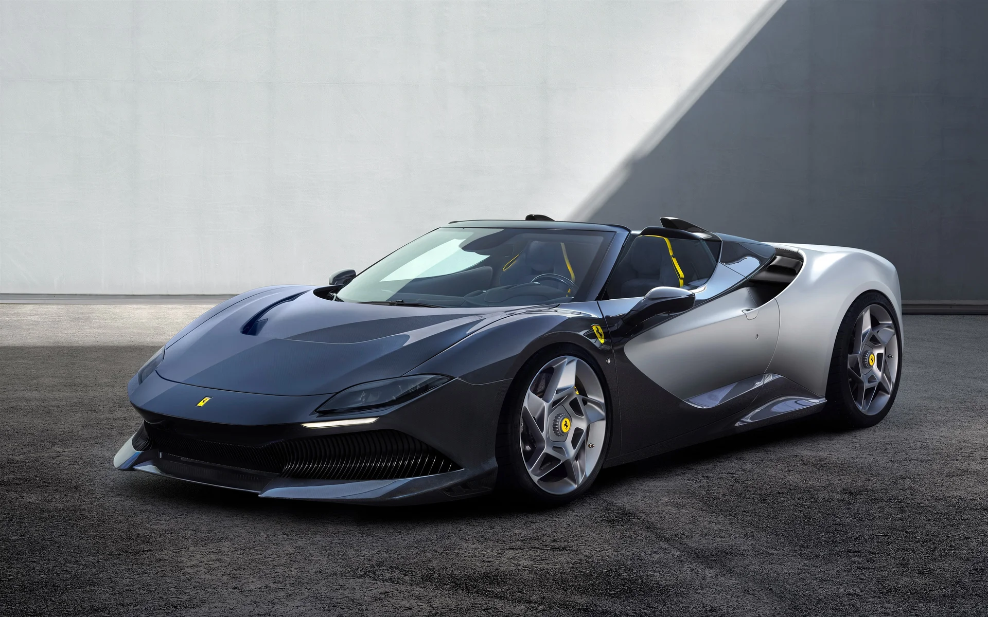 银翼孤品，法拉利 SP-8 4K 定制超跑官图壁纸